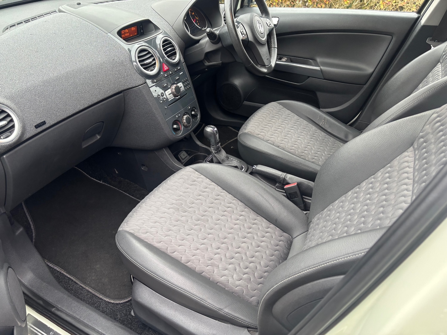 Used Vauxhall Corsa 2011 for sale - 77164681: Photo 13