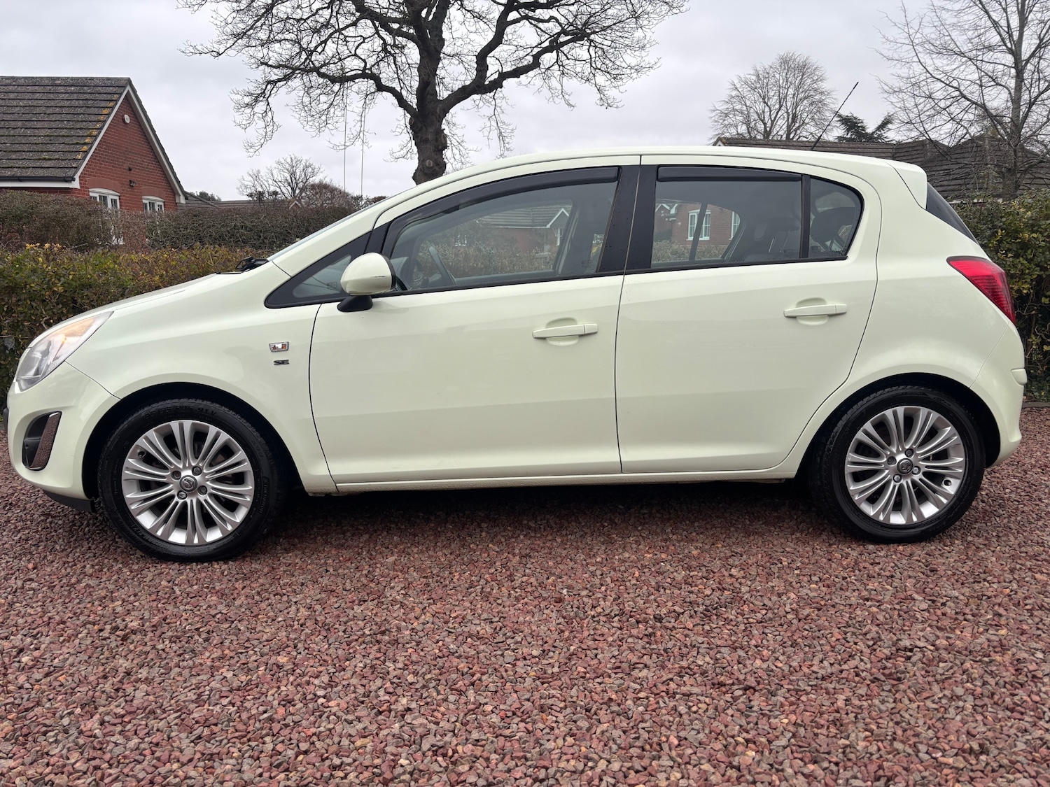 Used Vauxhall Corsa 2011 for sale - 77164681: Photo 4