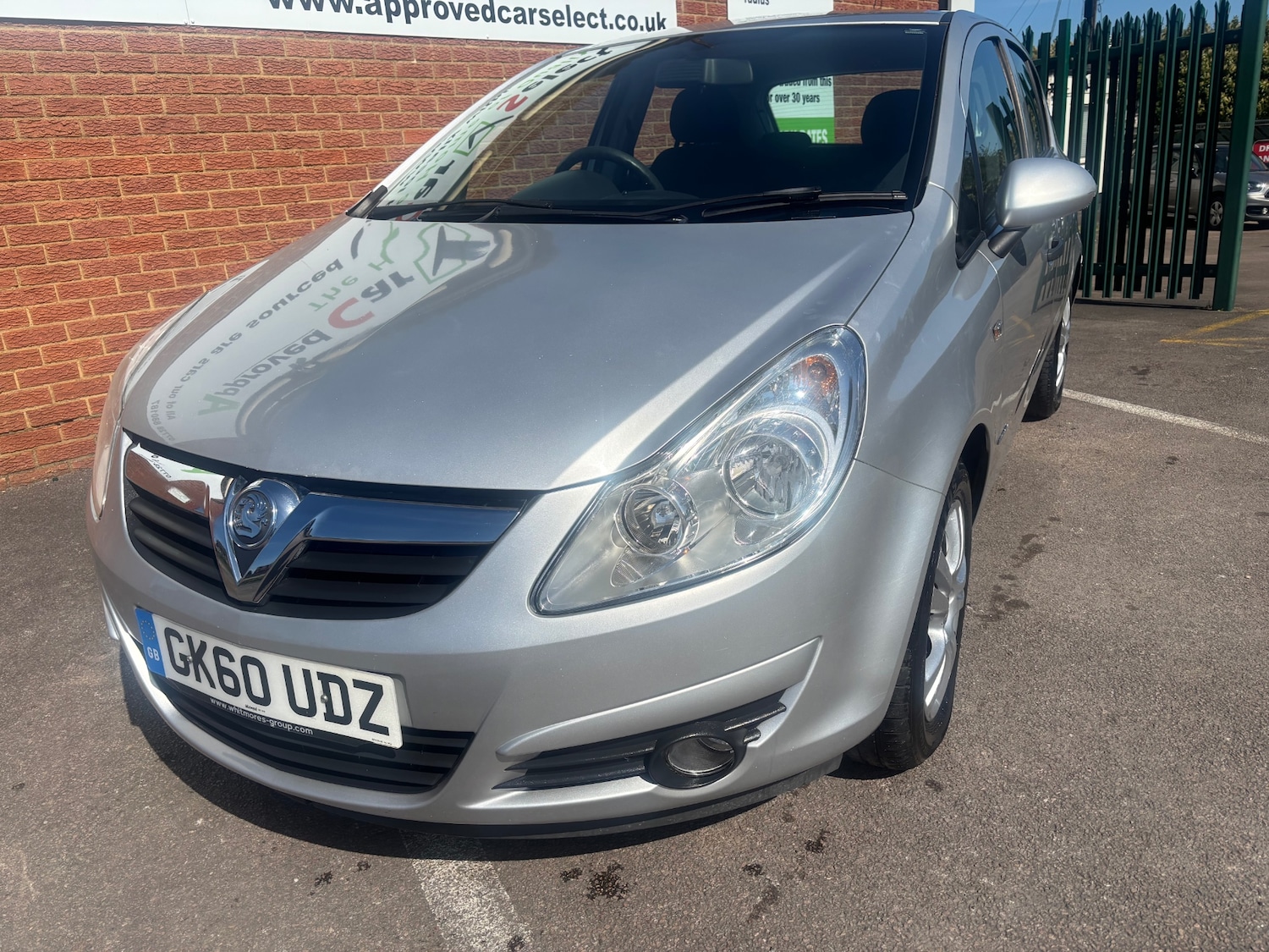 Used Vauxhall Corsa 2010 for sale - 78151026: Photo 3