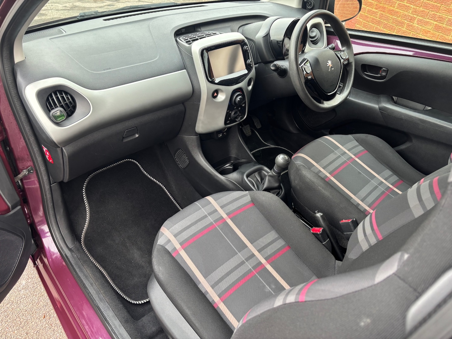 Used Peugeot 108 2015 for sale - 77801768: Photo 9