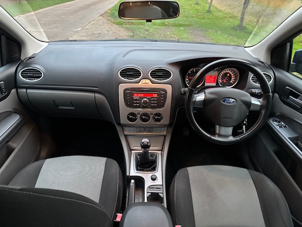 Used Ford Focus 2010 for sale - 76271615: Photo 10