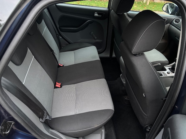 Used Ford Focus 2010 for sale - 76271615: Photo 13