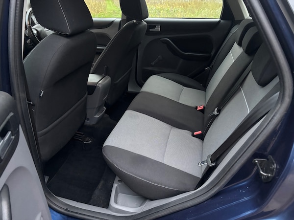 Used Ford Focus 2010 for sale - 76271615: Photo 5