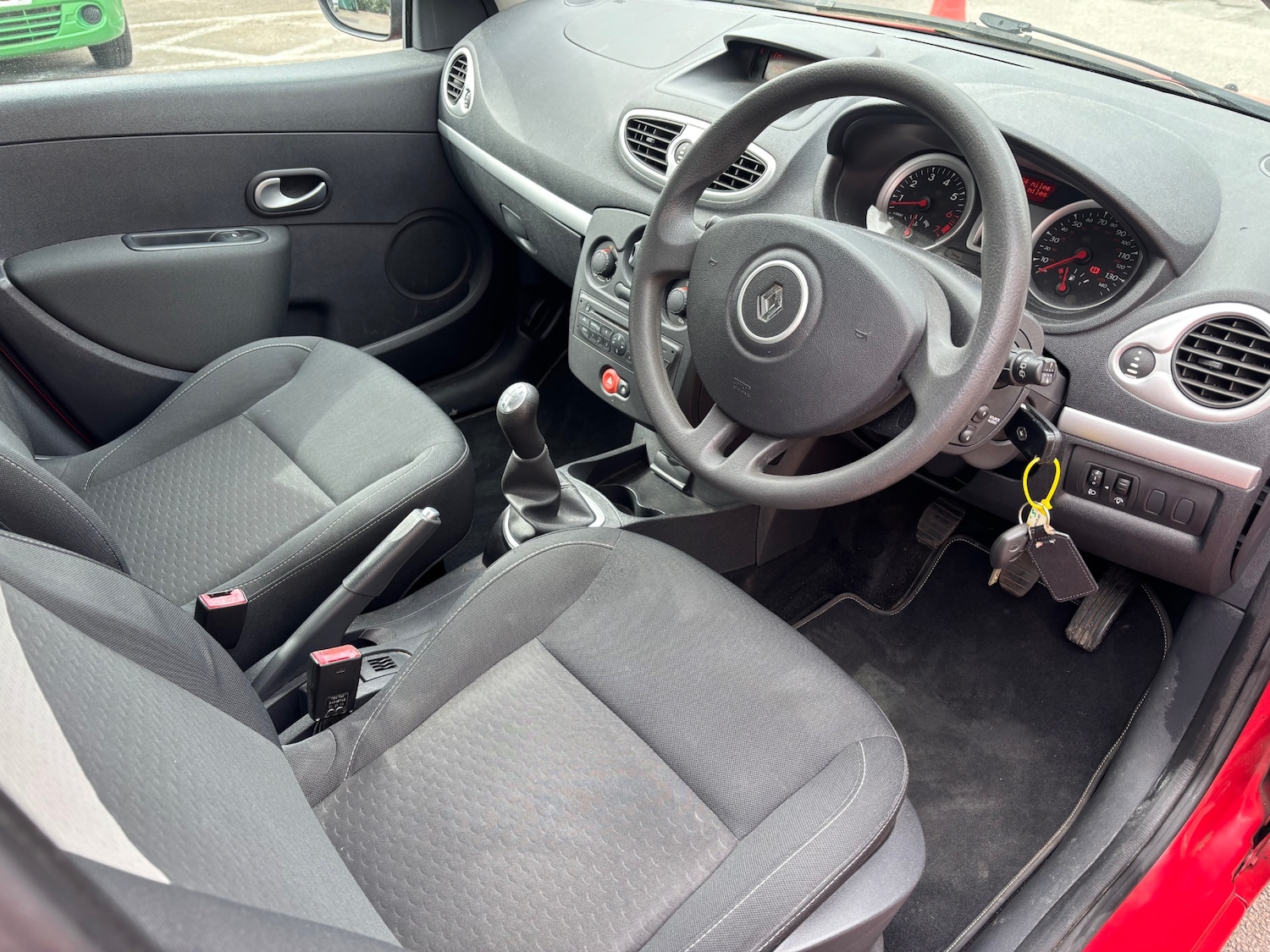 Used Renault Clio 2010 for sale - 78177180: Photo 16