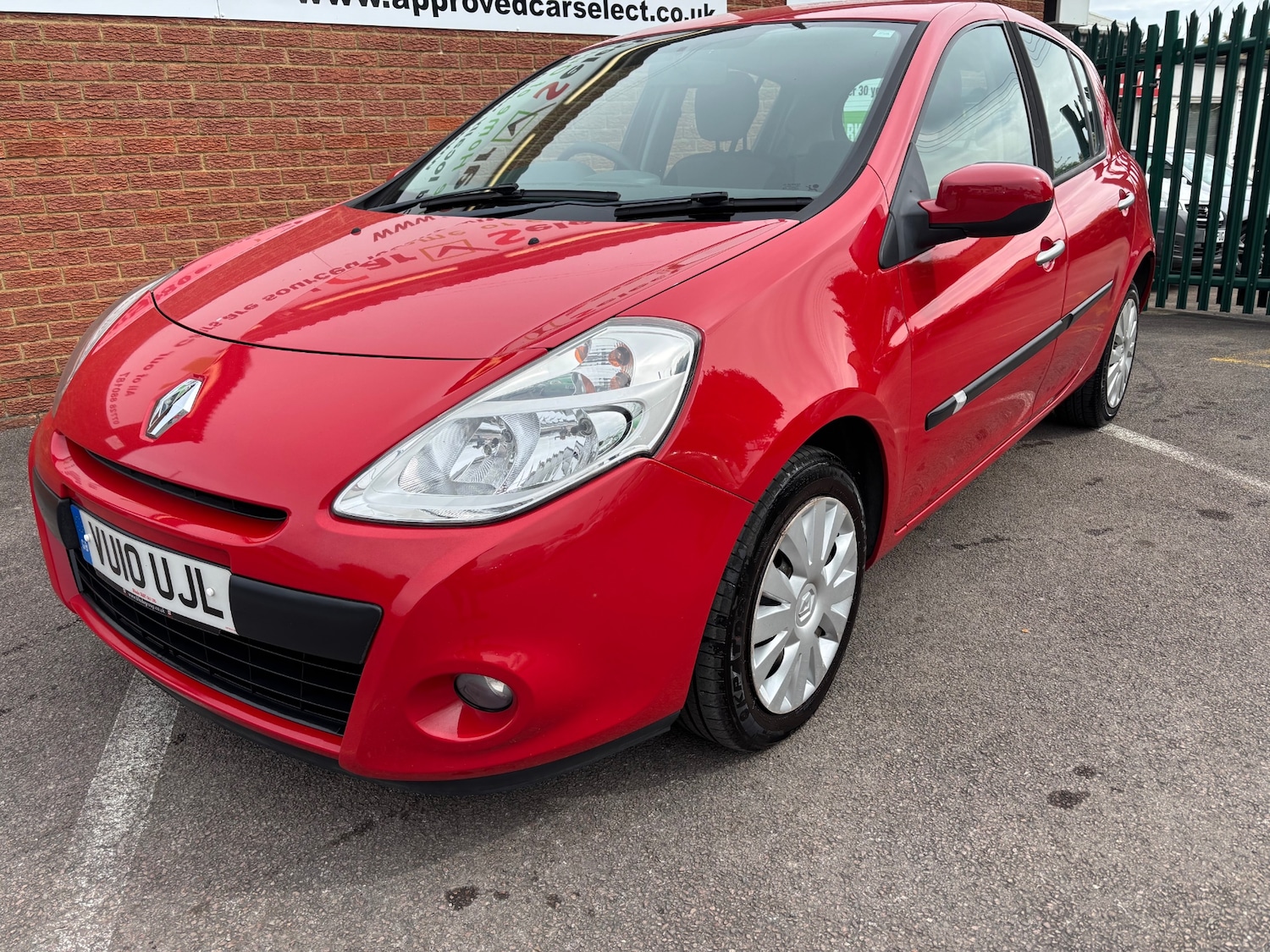 Used Renault Clio 2010 for sale - 78177180: Photo 3