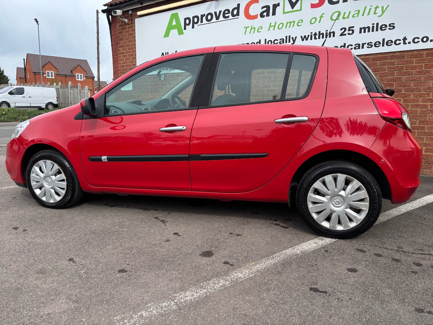Used Renault Clio 2010 for sale - 78177180: Photo 5