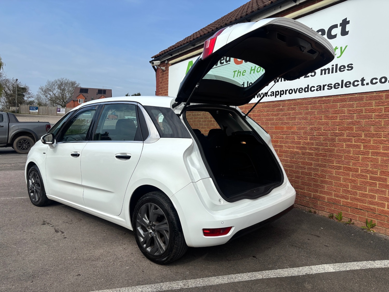 Used Citroen C4 Picasso 2015 for sale - 77984534: Photo 8