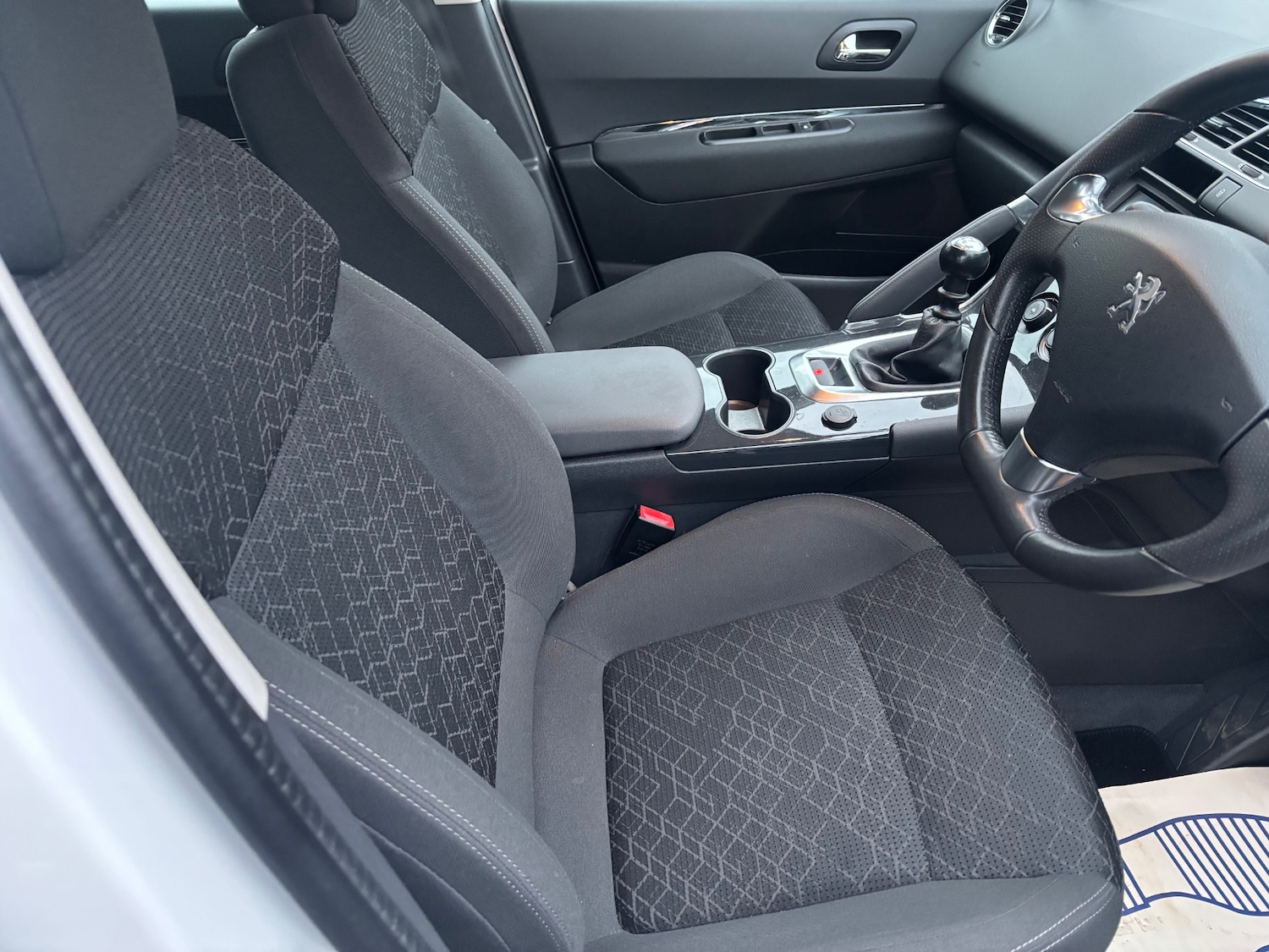 Used Peugeot 3008 2017 for sale - 77024346: Photo 23