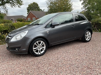 Vauxhall - Corsa