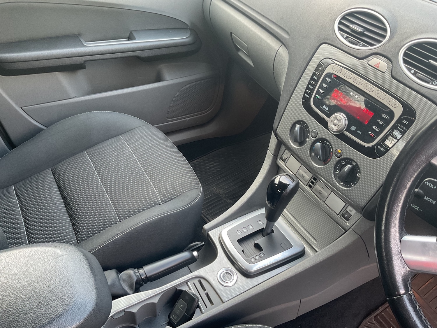 Used Ford Focus 2011 for sale - 76653736: Photo 14