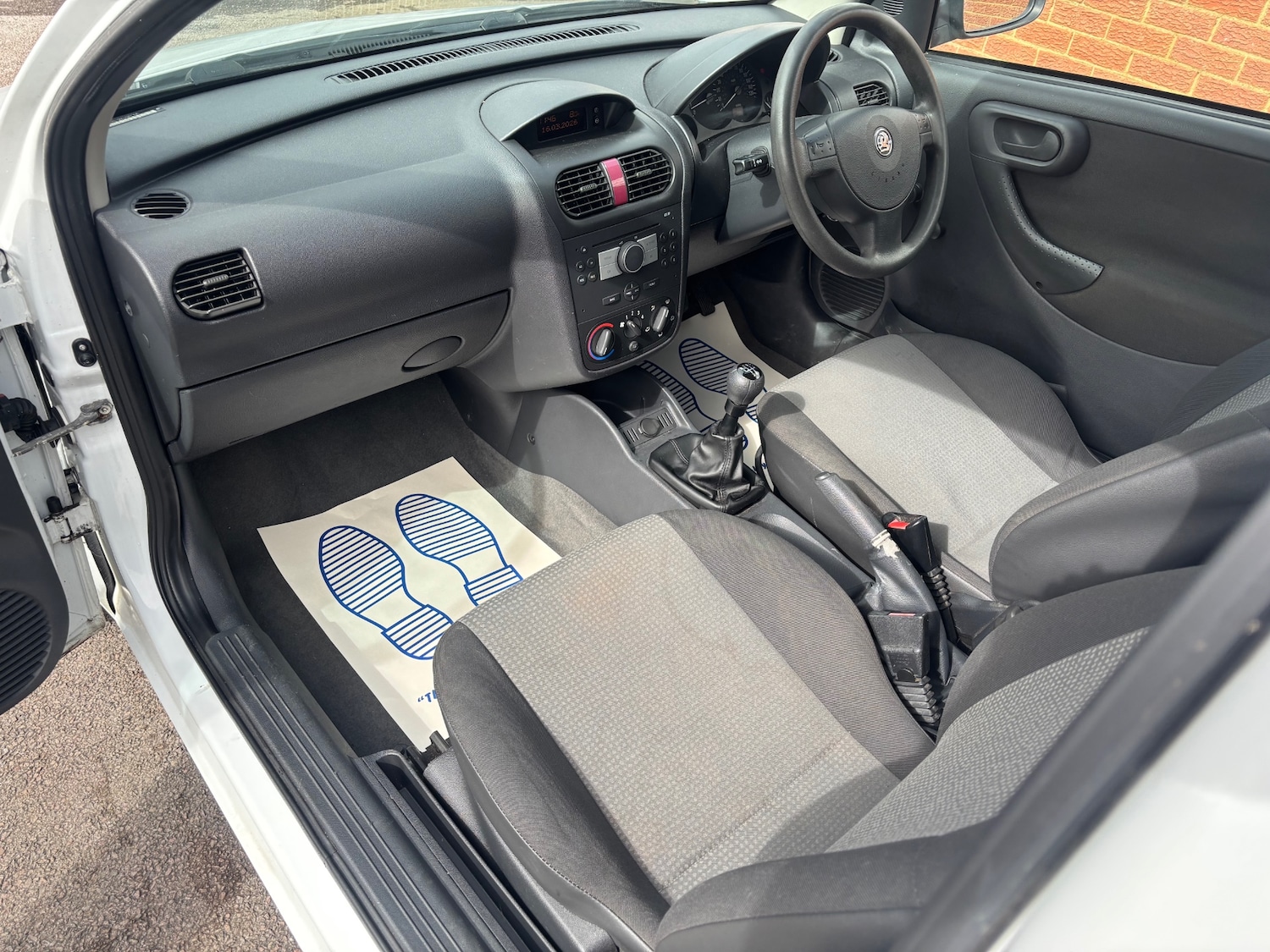 Used Vauxhall Corsa 2006 for sale - 77918792: Photo 3