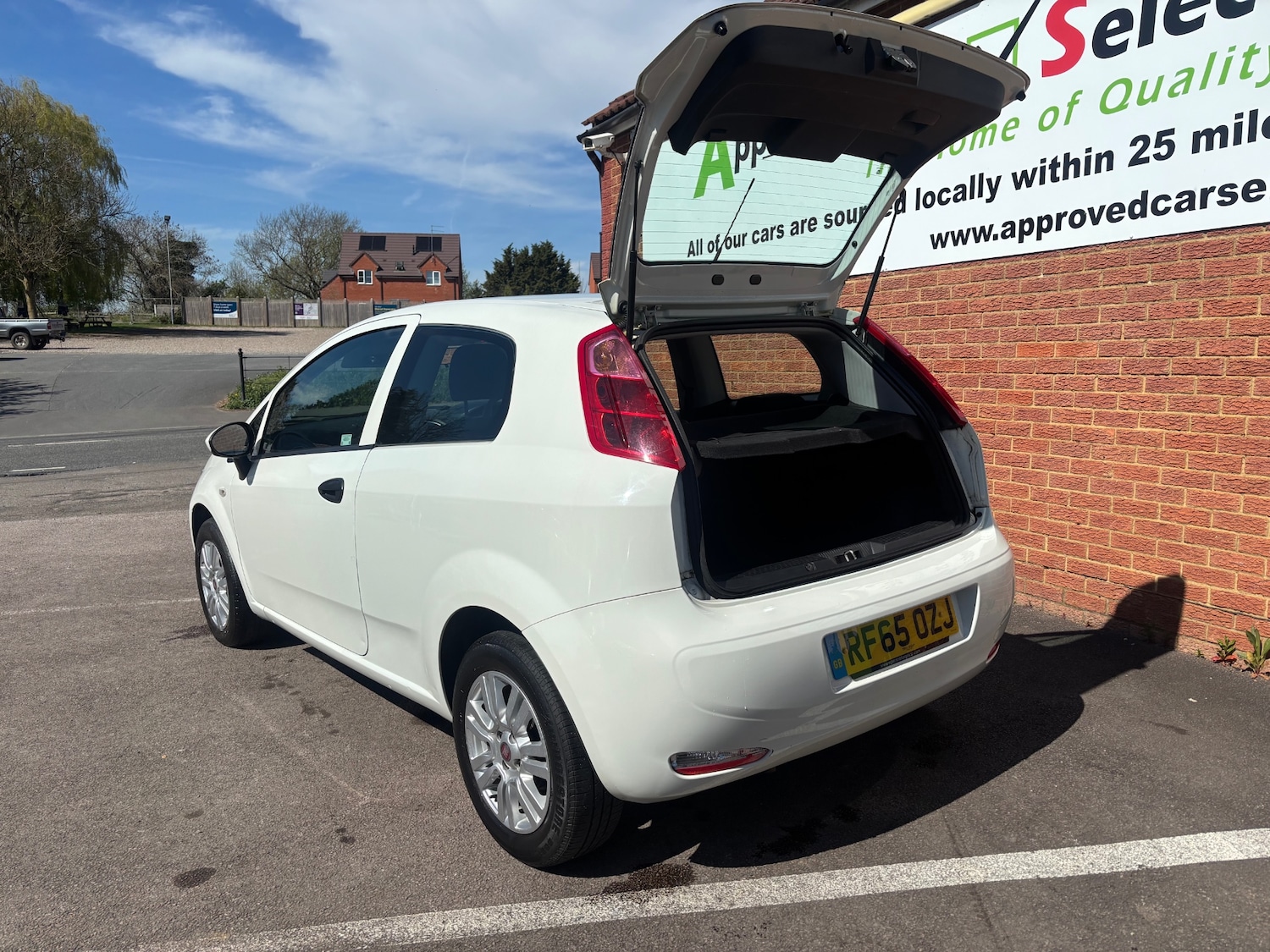 Used Fiat Punto 2015 for sale - 78150585: Photo 9