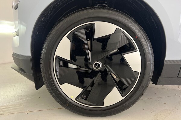 Used Volvo EX30 2025 for sale - 76254945: Photo 5