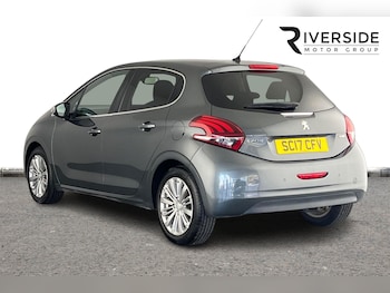 Used Peugeot 208 2017 for sale - 77950620: Photo