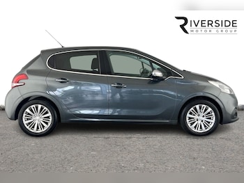 Used Peugeot 208 2017 for sale - 77950620: Photo