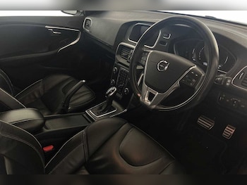 Used Volvo V40 2017 for sale - 78724544: Photo