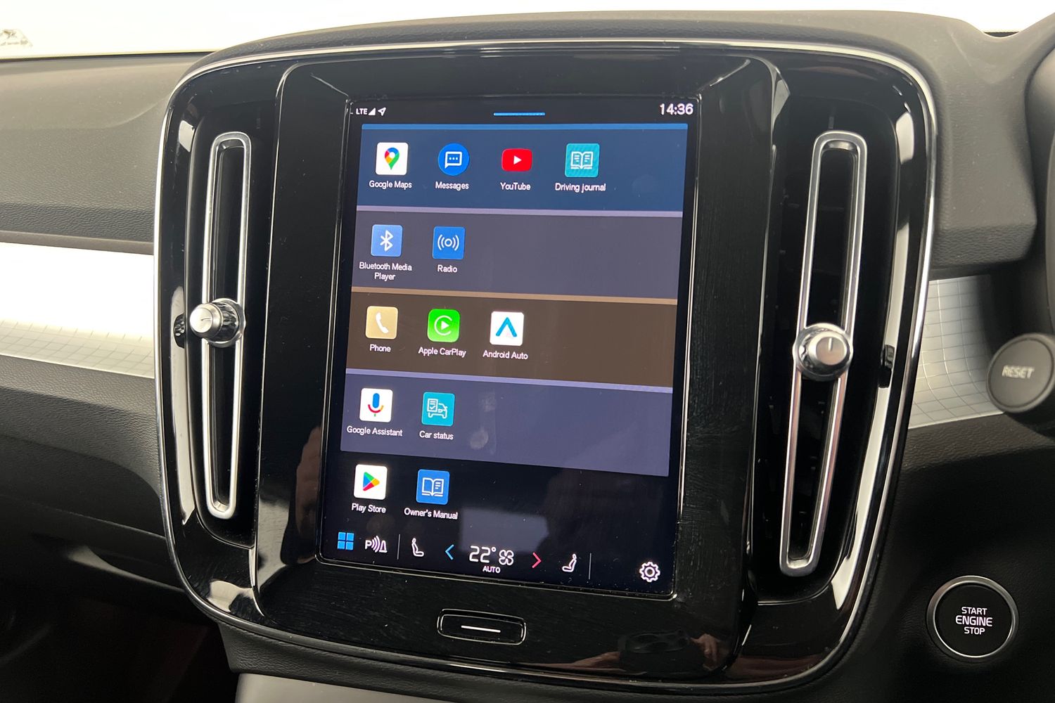 Used Volvo XC40 2023 for sale - 76696522: Photo 32