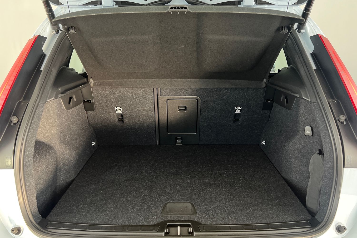 Used Volvo XC40 2023 for sale - 76696522: Photo 8