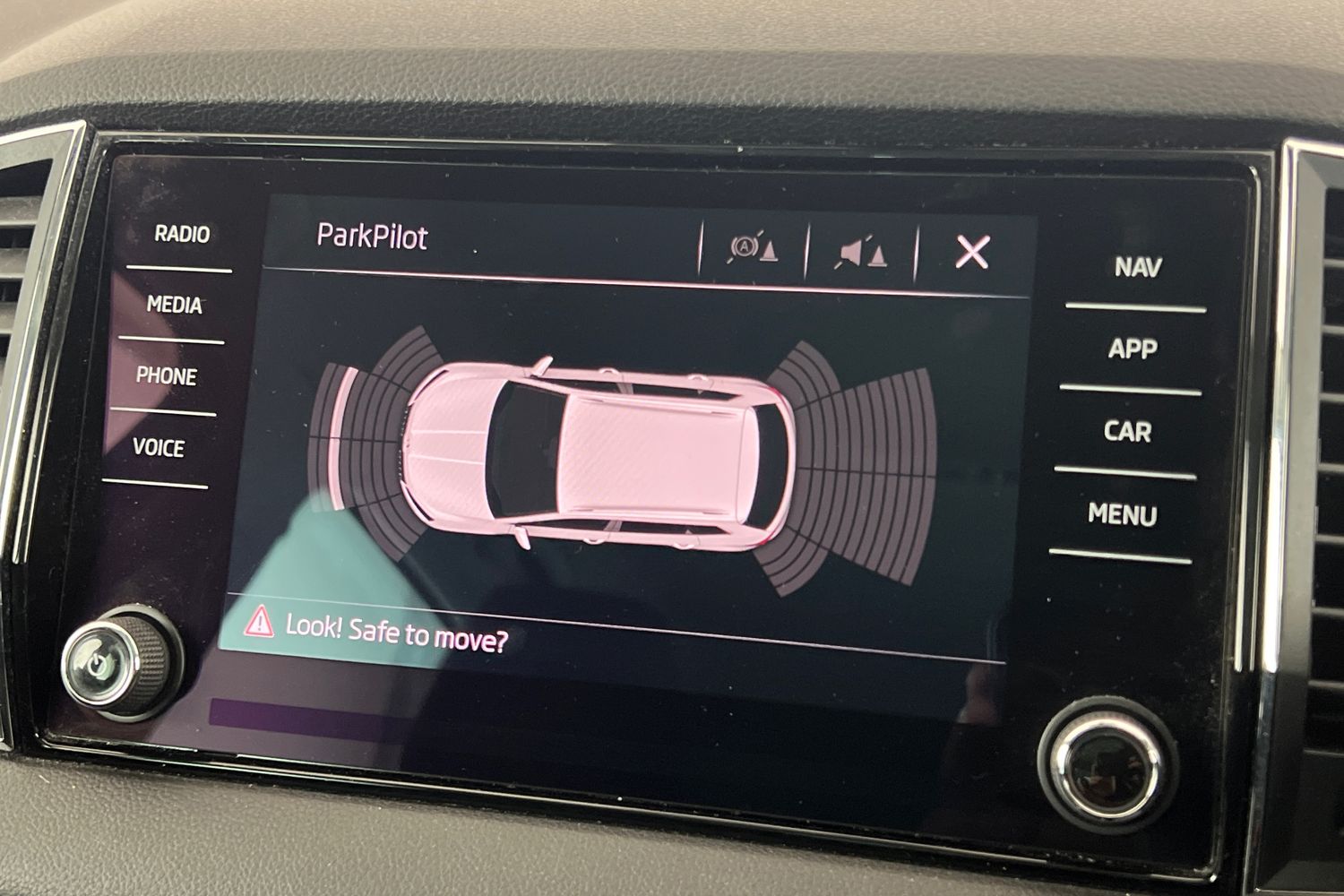 Used Skoda Karoq 2018 for sale - 78144729: Photo 16