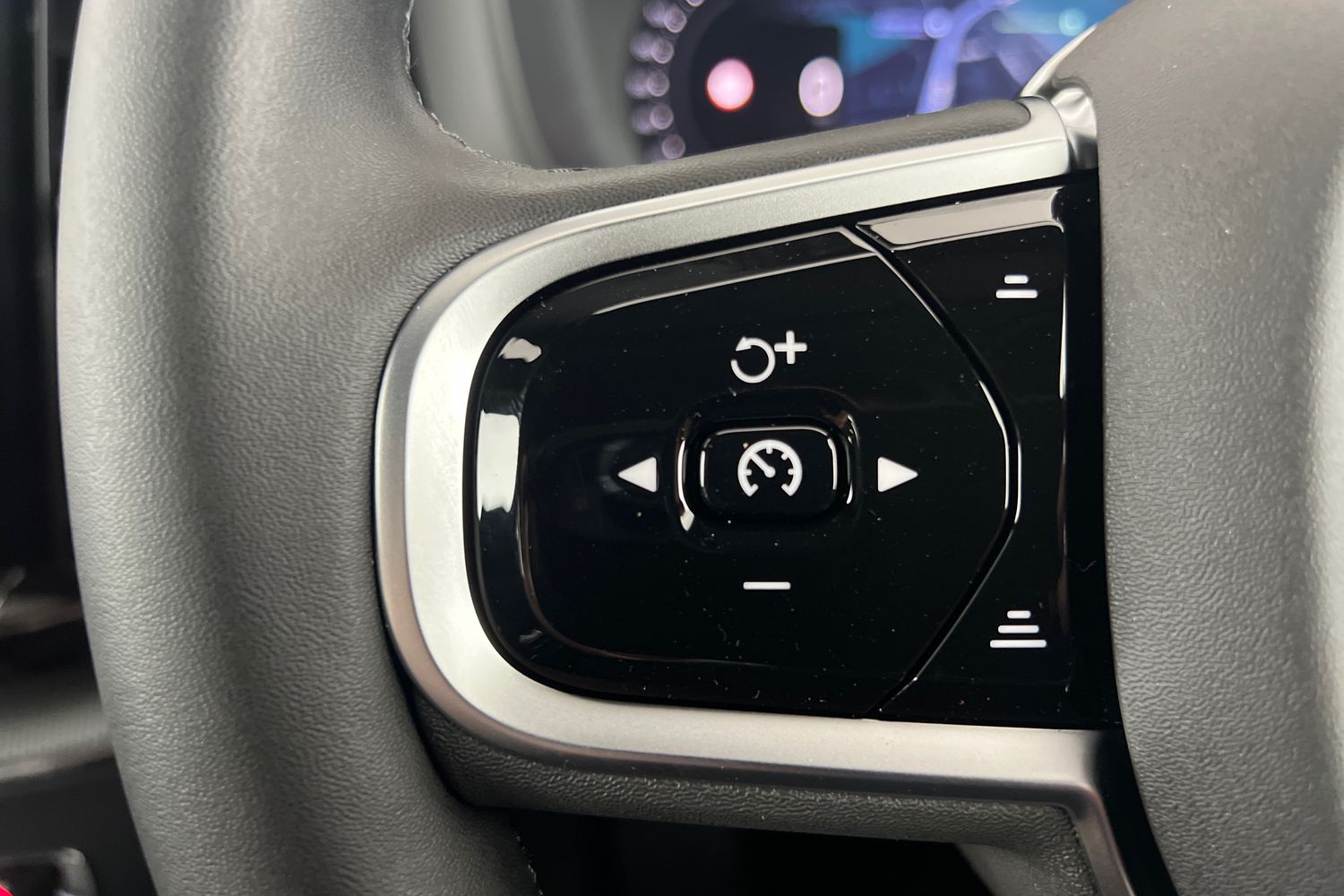 Used Volvo XC60 2025 for sale - 76479930: Photo 11