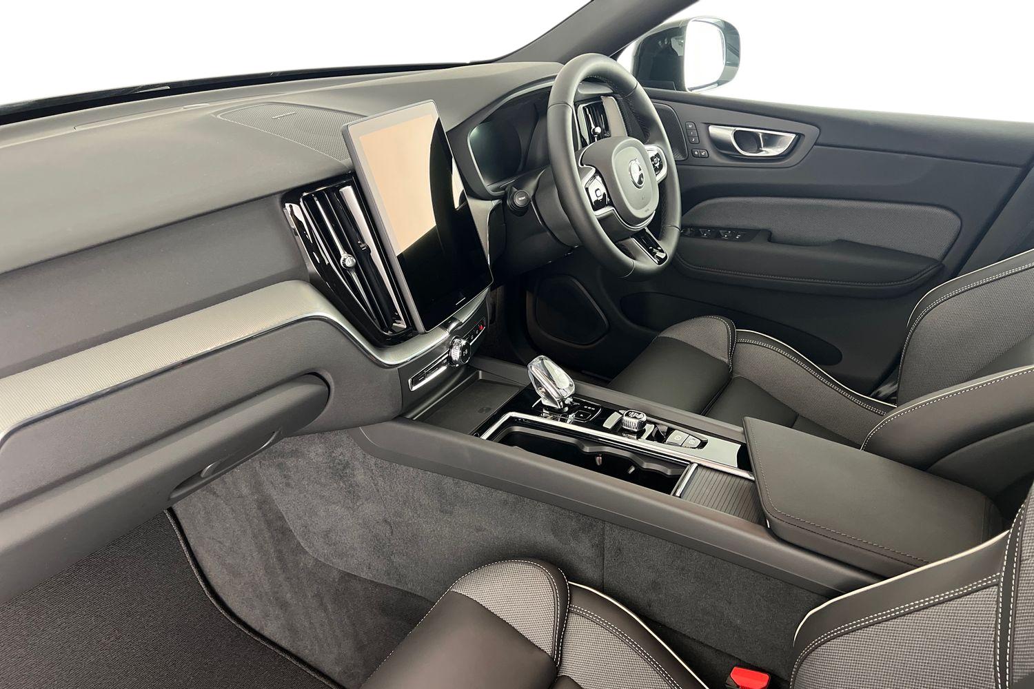 Used Volvo XC60 2025 for sale - 76479930: Photo 2