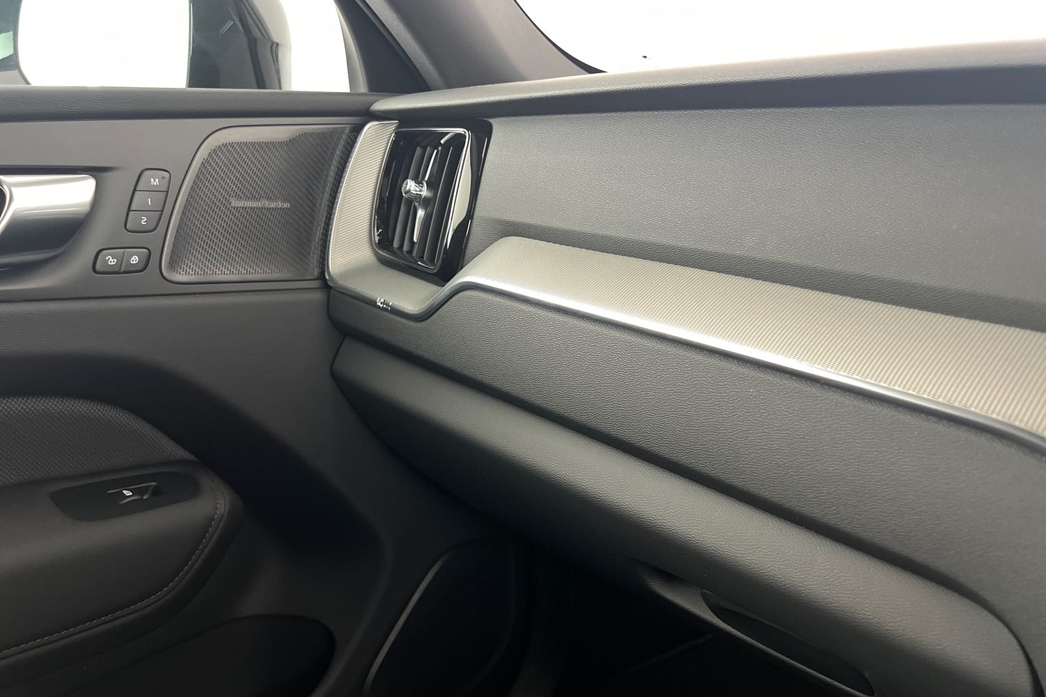 Used Volvo XC60 2025 for sale - 76479930: Photo 32