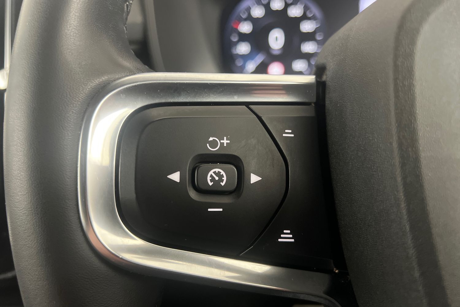 Used Volvo XC40 2021 for sale - 76302412: Photo 11