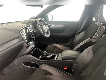 Used Volvo XC40 2021 for sale - 76302412: Photo