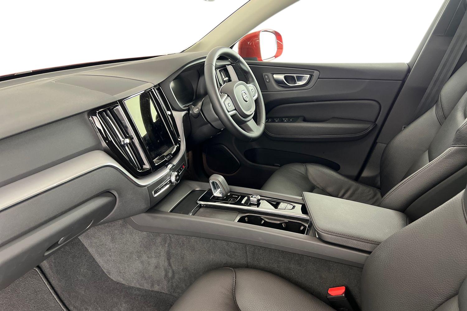 Used Volvo XC60 2021 for sale - 76146252: Photo 2