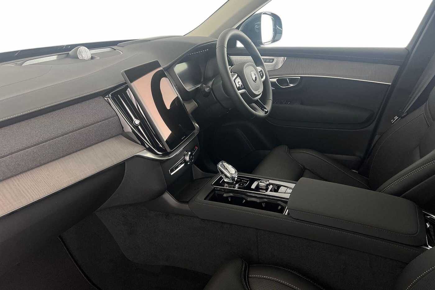 Used Volvo XC90 2025 for sale - 76007932: Photo 2