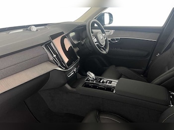 Used Volvo XC90 2025 for sale - 76007932: Photo 2