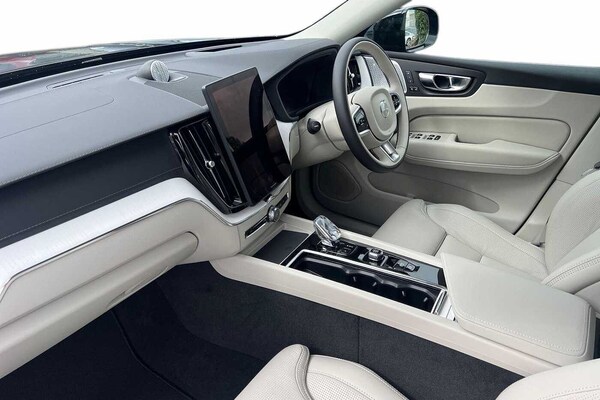 Used Volvo XC60 2025 for sale - 75439676: Photo 2