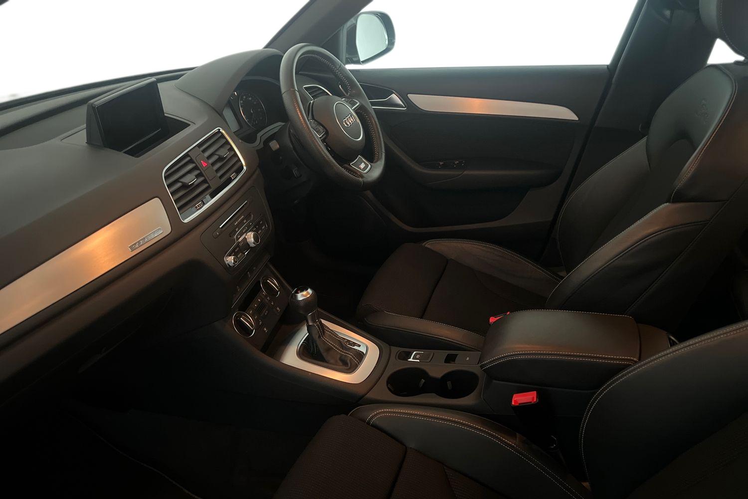 Used Audi Q3 2017 for sale - 76556985: Photo 2