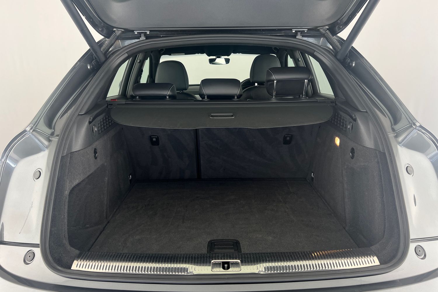 Used Audi Q3 2017 for sale - 76556985: Photo 8