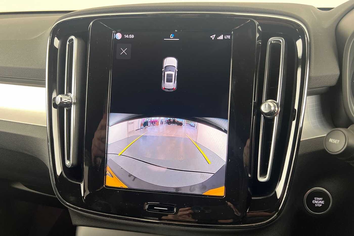 Used Volvo XC40 2025 for sale - 76614937: Photo 16