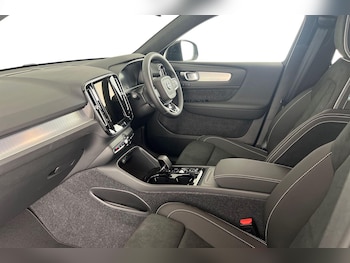 Used Volvo XC40 2025 for sale - 76614937: Photo