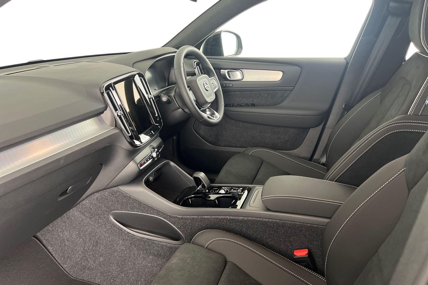 Used Volvo XC40 2025 for sale - 76614937: Photo 3