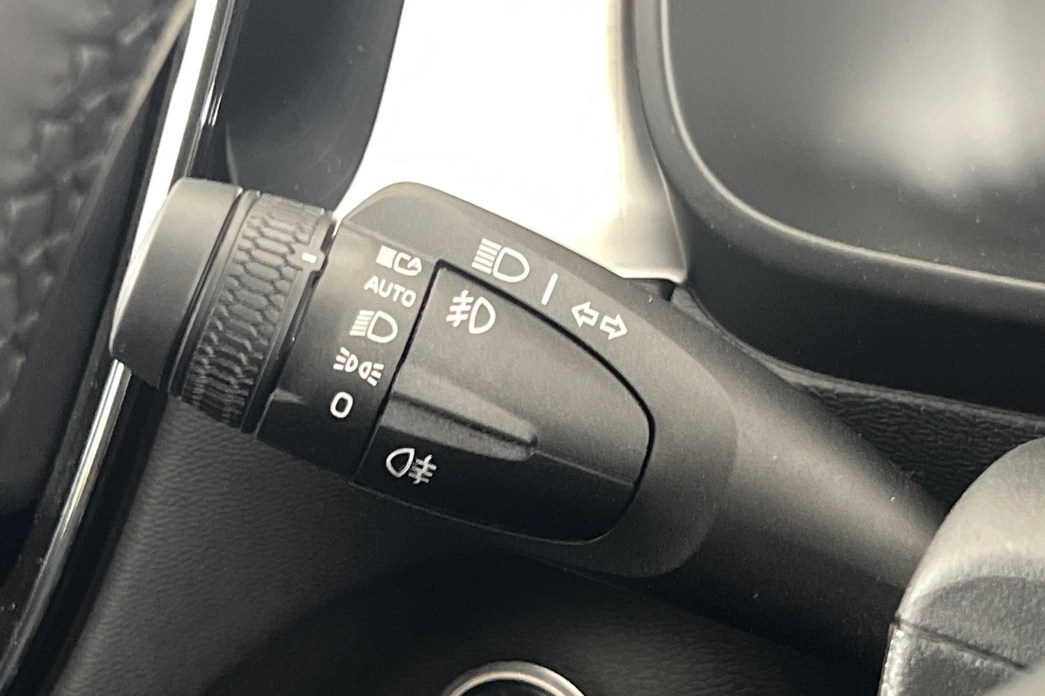 Used Volvo XC40 2025 for sale - 76614937: Photo 33