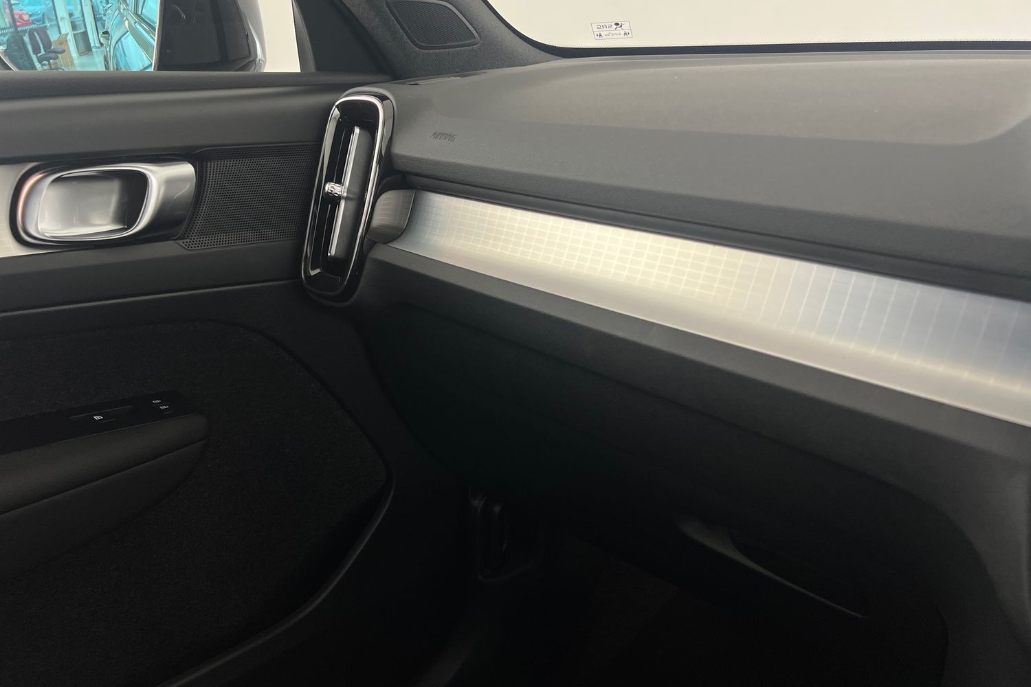 Used Volvo XC40 2025 for sale - 76614937: Photo 38