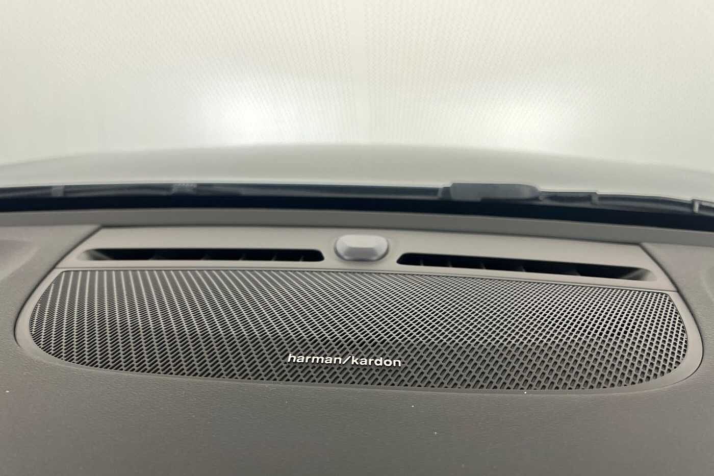 Used Volvo XC40 2021 for sale - 76507570: Photo 37