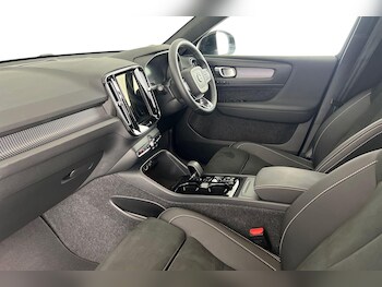 Used Volvo XC40 2025 for sale - 77965277: Photo