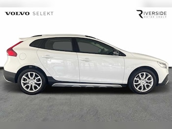 Used Volvo V40 2015 for sale - 75501650: Photo