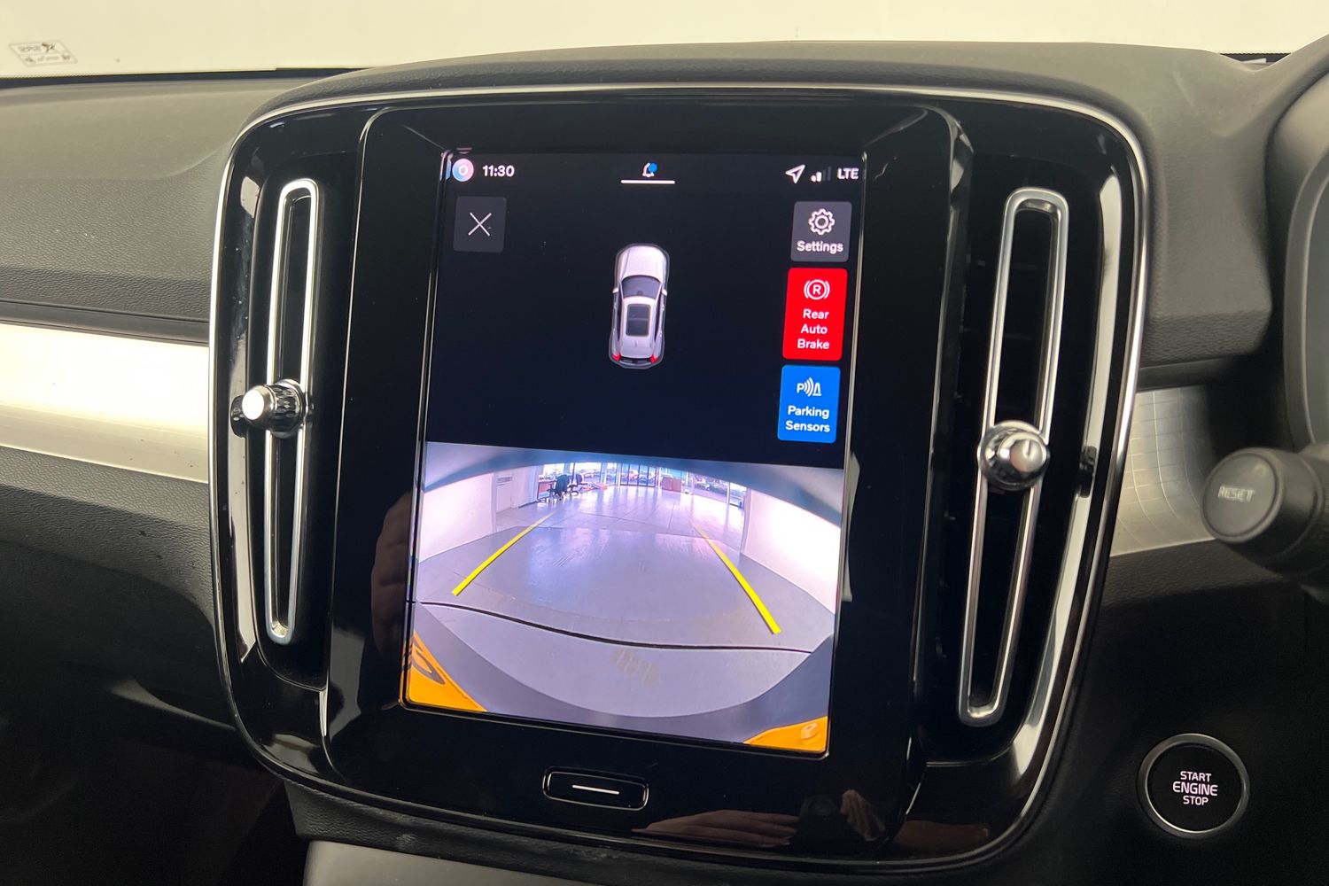 Used Volvo XC40 2025 for sale - 76780299: Photo 16