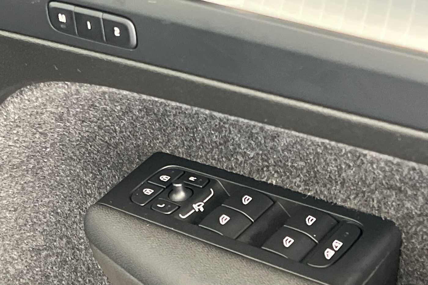 Used Volvo XC40 2025 for sale - 76780299: Photo 30