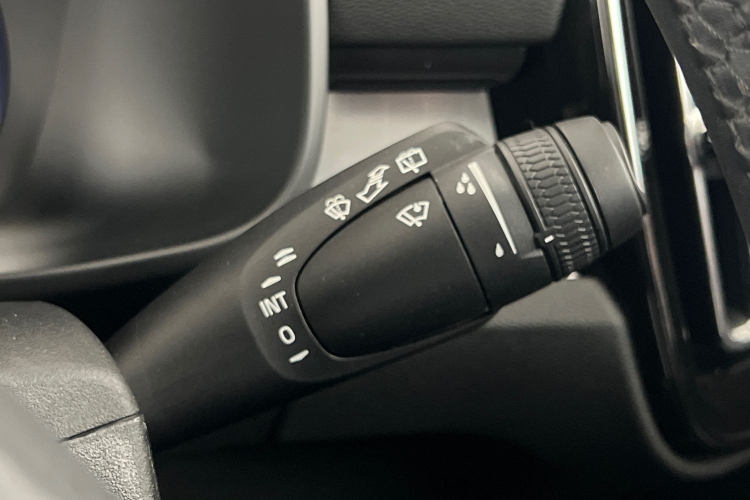 Used Volvo XC40 2025 for sale - 76780299: Photo 33