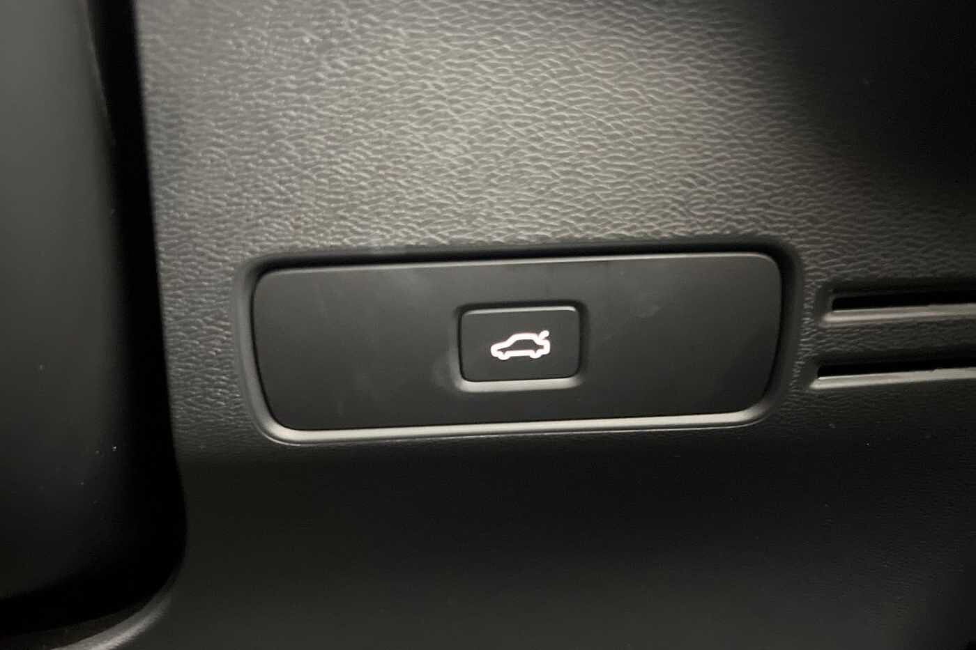 Used Volvo XC40 2025 for sale - 76780299: Photo 38