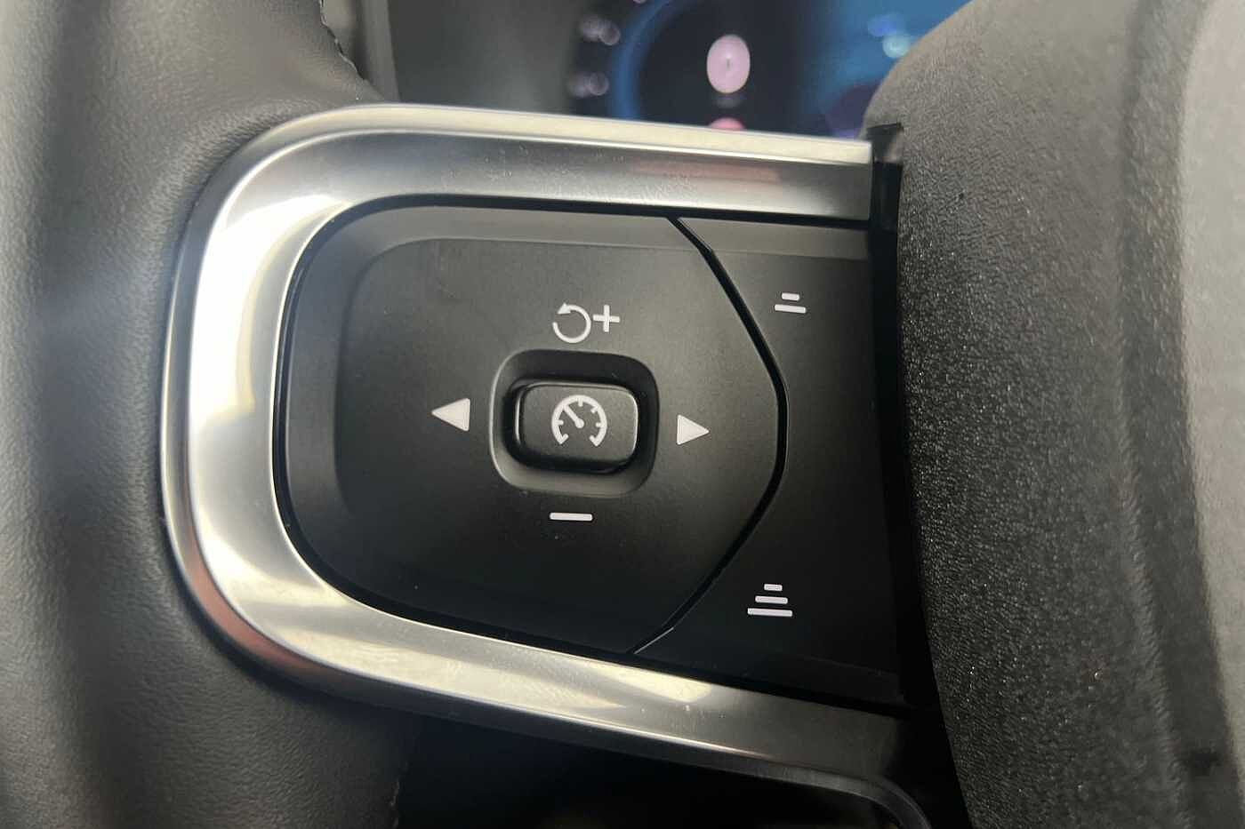 Used Volvo XC40 2025 for sale - 76479601: Photo 11