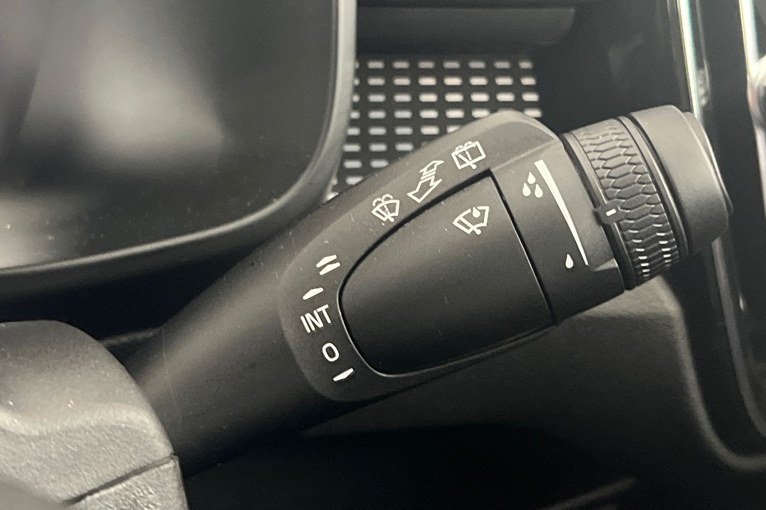 Used Volvo XC40 2025 for sale - 76479601: Photo 32