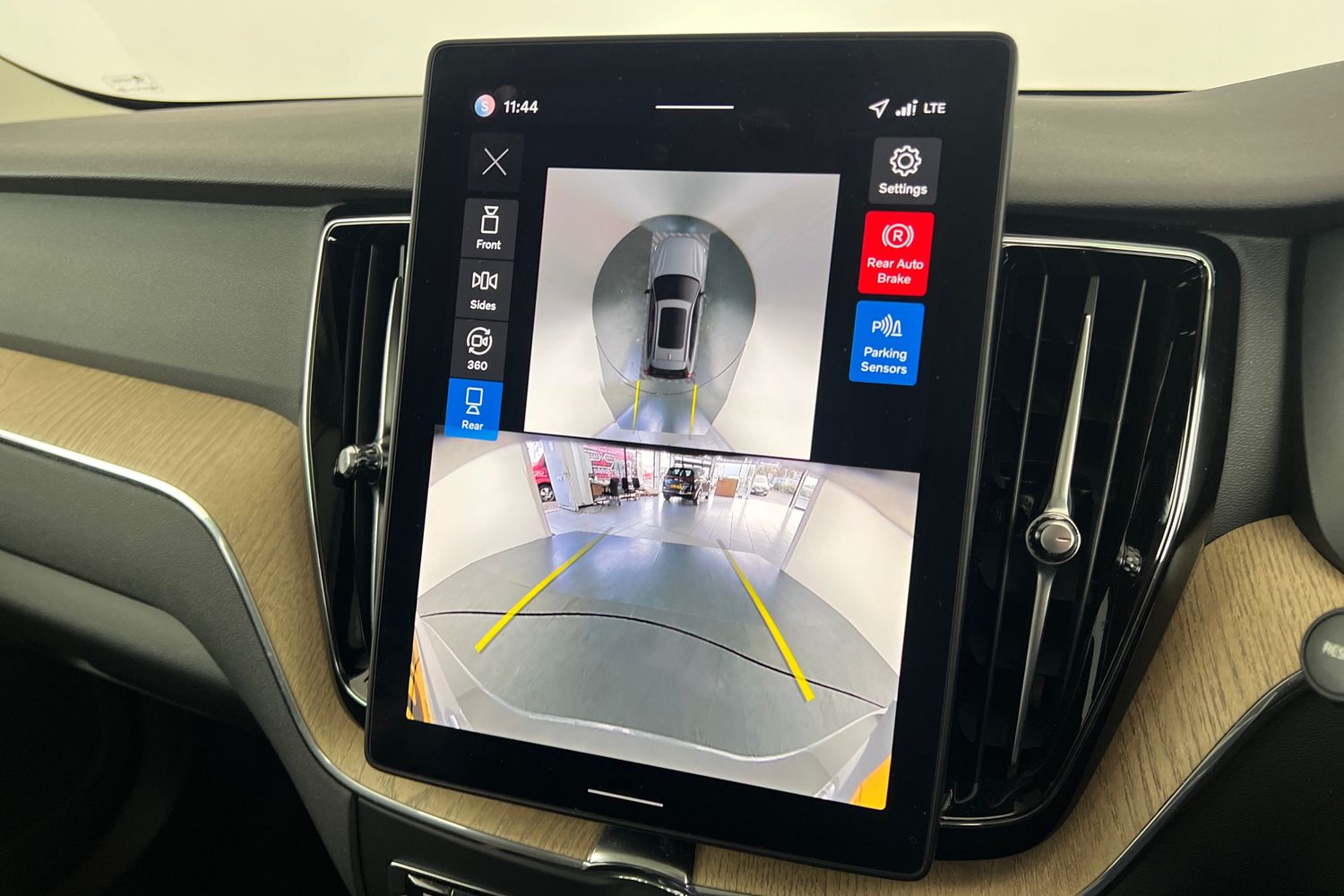 Used Volvo XC60 2025 for sale - 76544589: Photo 16