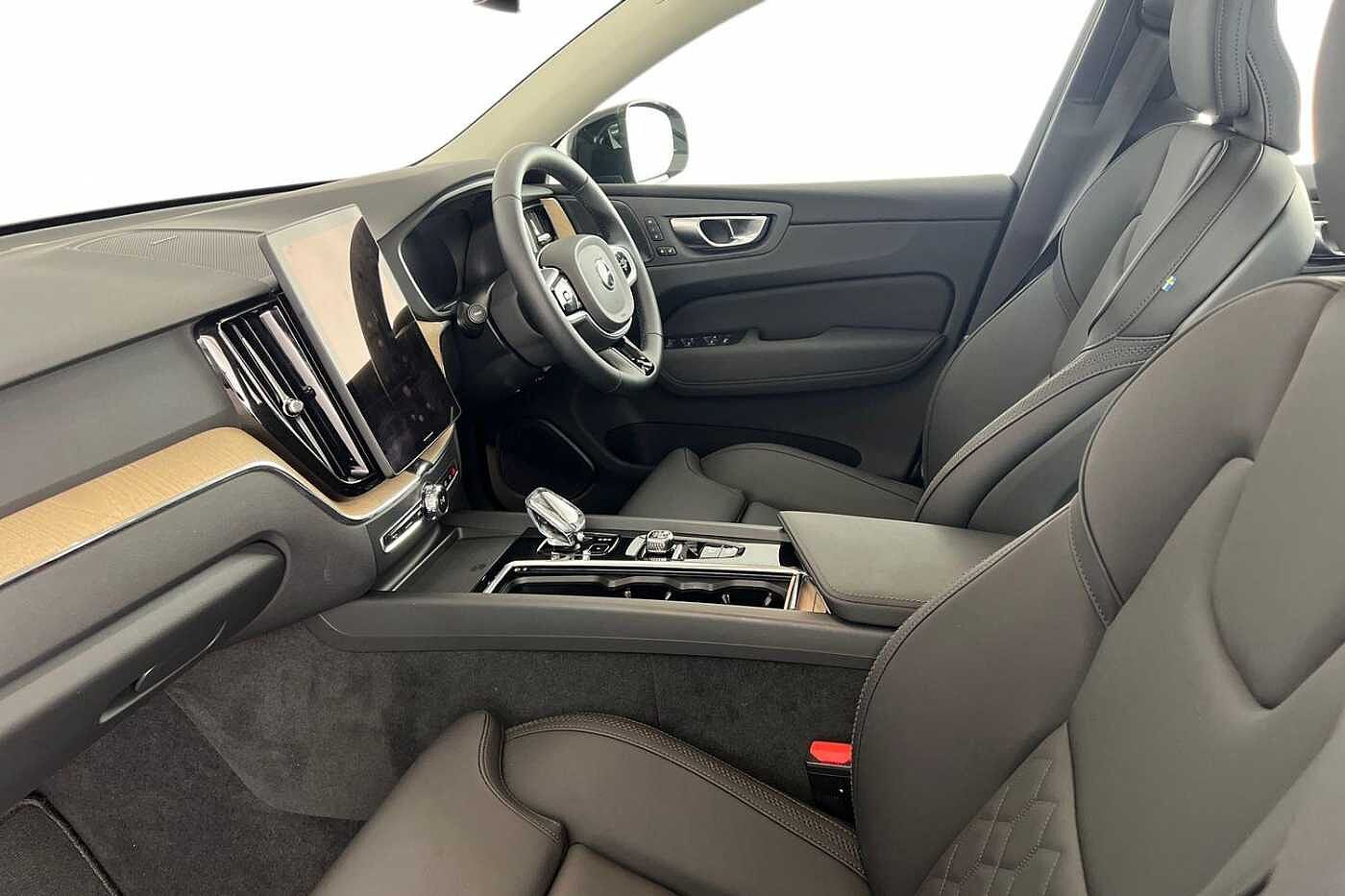 Used Volvo XC60 2025 for sale - 76544589: Photo 2